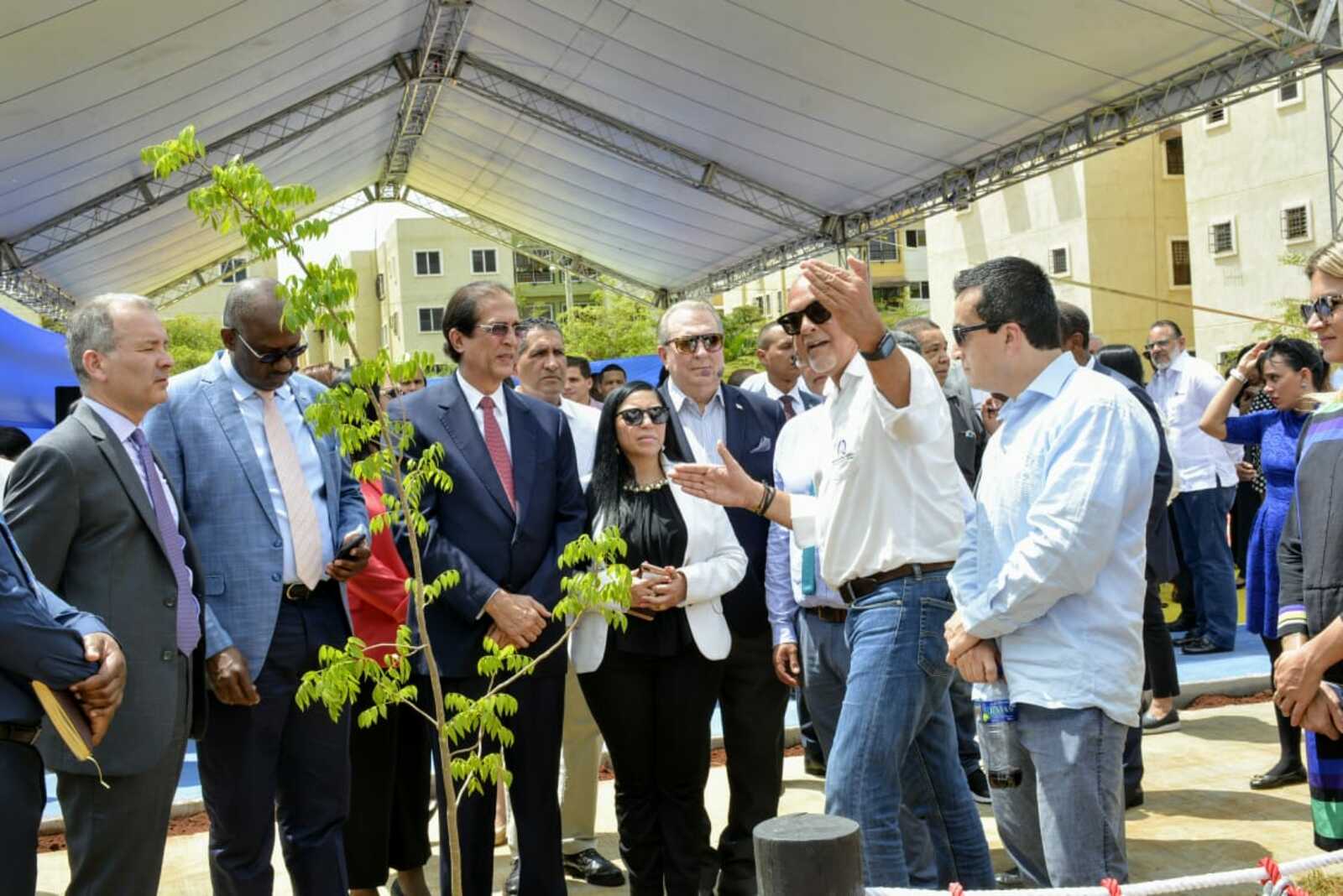 REPÚBLICA DOMINICANA: Gustavo Montalvo encabeza acto entrega Plaza del Bolsillo Ciudad Juan Bosch