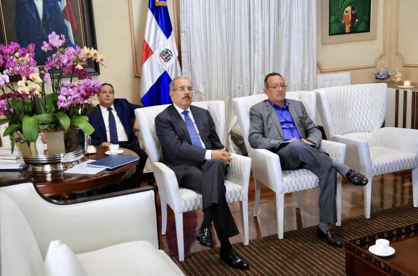 Danilo Medina y Angel Estévez 