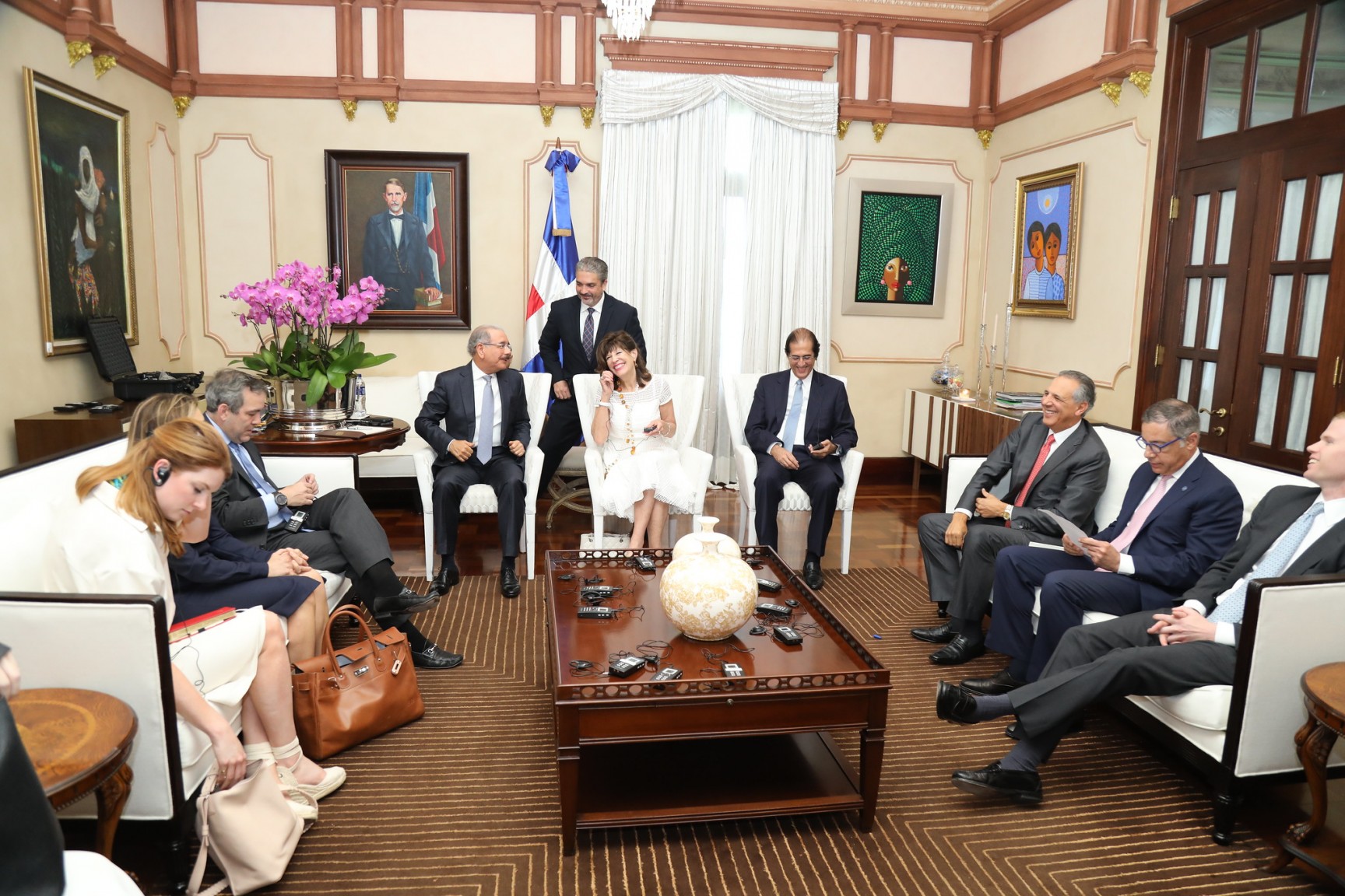 REPÚBLICA DOMINICANA: Danilo Medina recibe a presidente interino y CEO de OPIC, para promover inversiones EE. UU. en República Dominicana