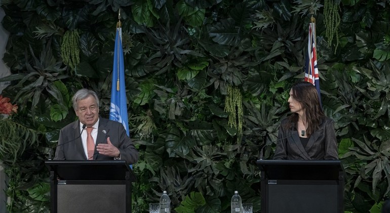 En Nueva Zelanda, Guterres elogia el liderazgo de la Primera Ministra Jacinda Ardern