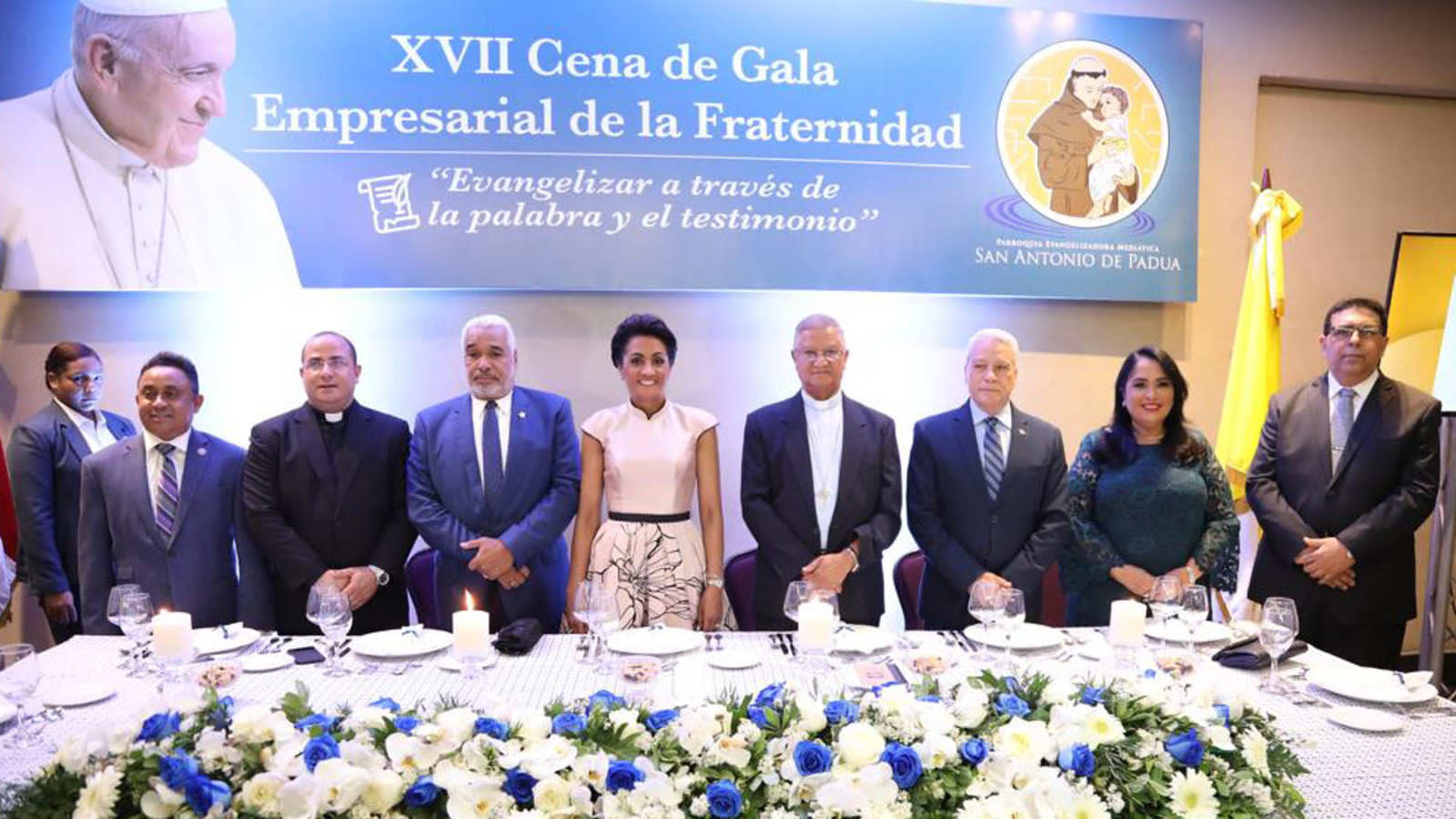 REPÚBLICA DOMINICANA: Primera Dama asiste a Cena de Gala Empresarial Parroquia San Antonio de Padua; exhortan a fortalecer familias