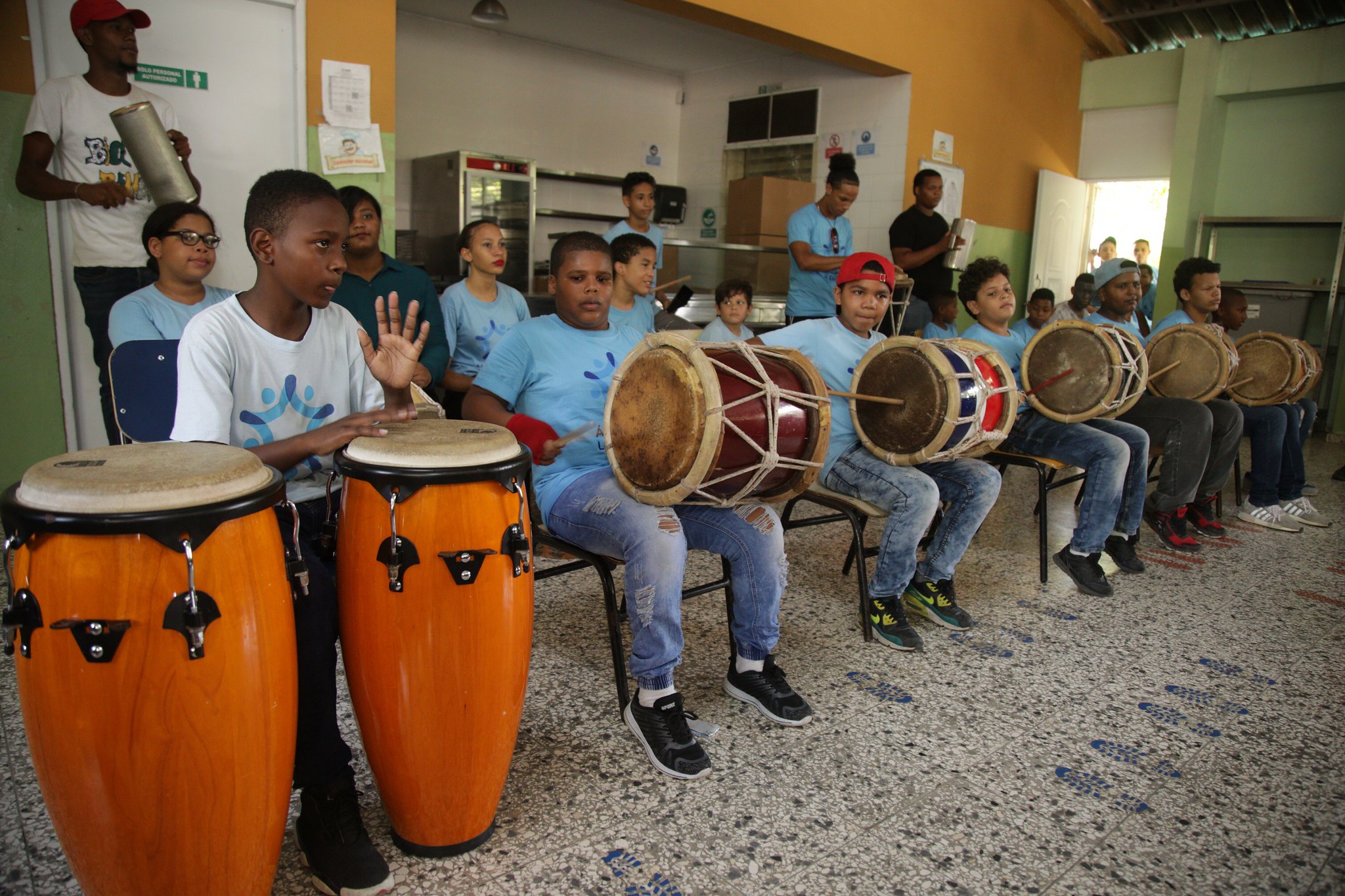 REPÚBLICA DOMINICANA: Niños y adolescentes del programa Ángeles de la Cultura muestran su talento artístico en barrios al concluir año escolar