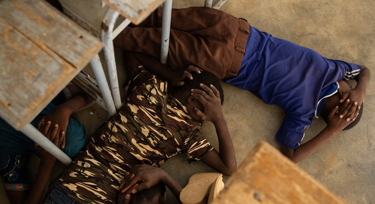 La violencia y amenazas han dejado a casi 2 millones de niños sin escuela en África Central y Occidental