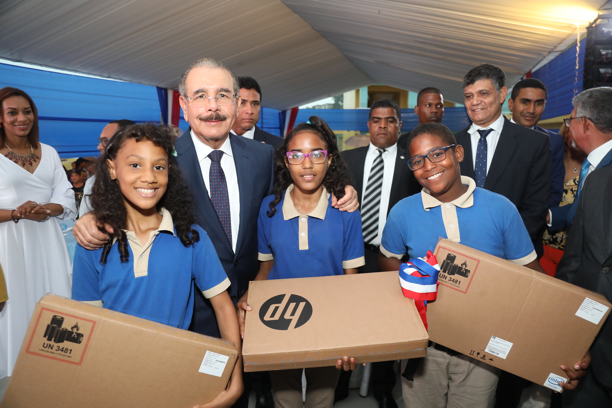 REPÚBLICA DOMINICANA: Presidente Danilo Medina entrega dos escuelas a comunidad de Manoguayabo. 1,610 estudiantes beneficiados con Jornada Escolar Extendida