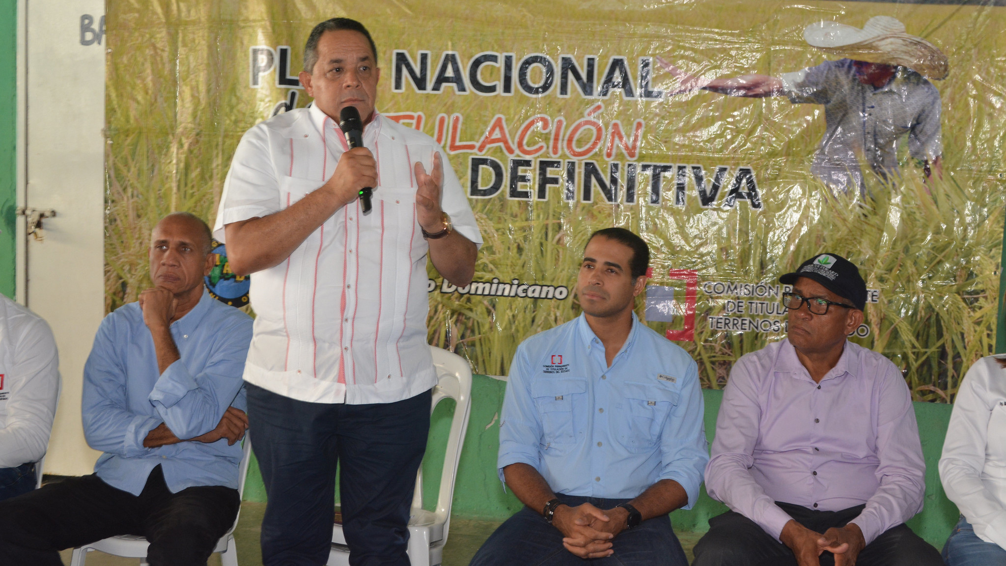 REPÚBLICA DOMINICANA: En beneficio de agricultores y residentes de Vicente Noble, Gobierno inicia trabajos medición parcelas y solares
