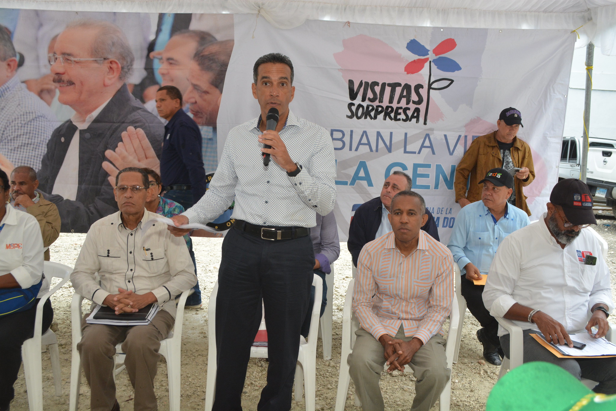 REPÚBLICA DOMINICANA: Durante inicio mesas de trabajo Visita Sorpresa, productores de buen pan y comunitarios agradecen a Danilo Medina por acordarse de Cabrera