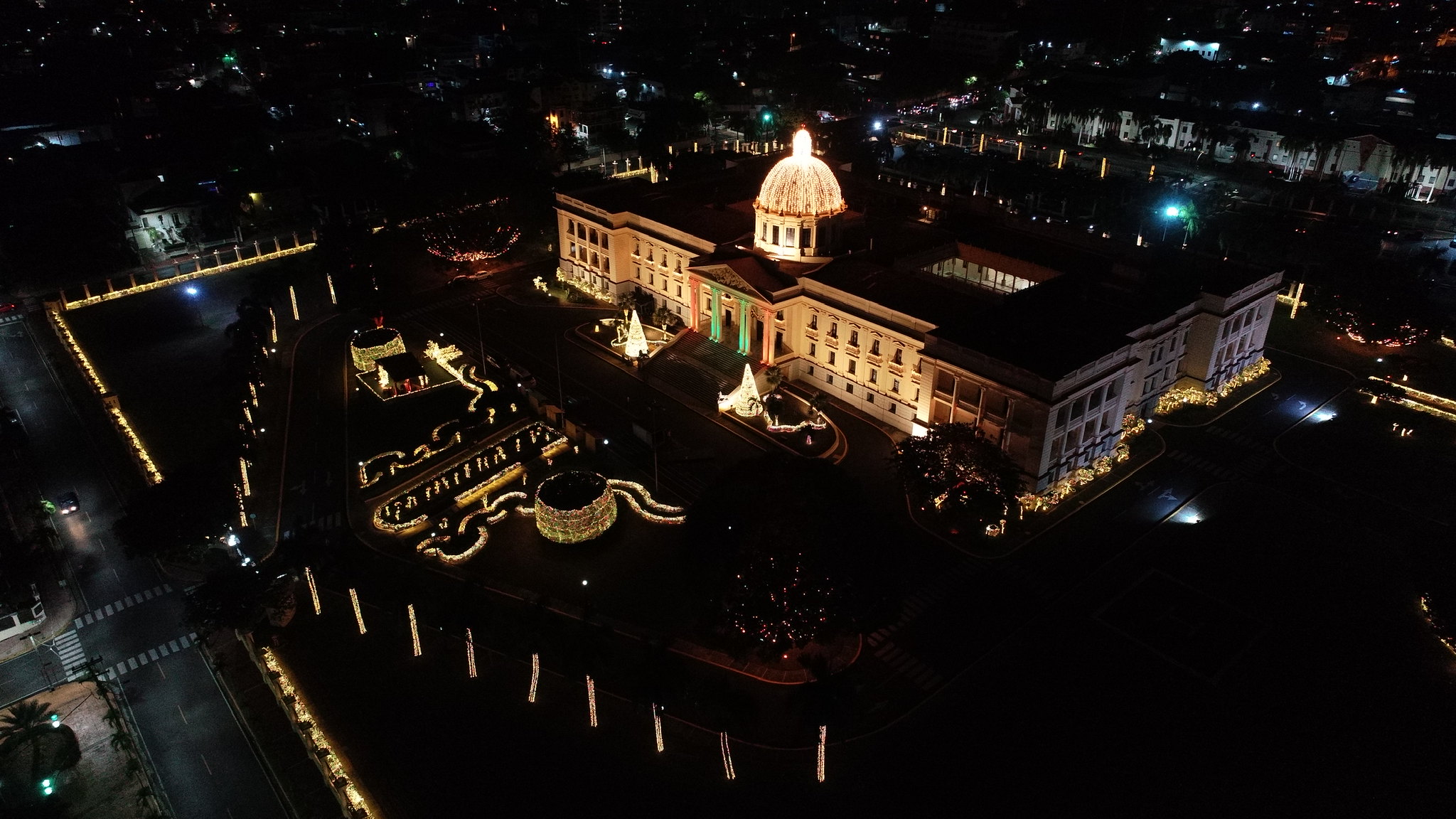 REPÚBLICA DOMINICANA: De jueves a domingo, familias dominicanas podrán disfrutar de su Palacio Nacional decorado especialmente para la Navidad
