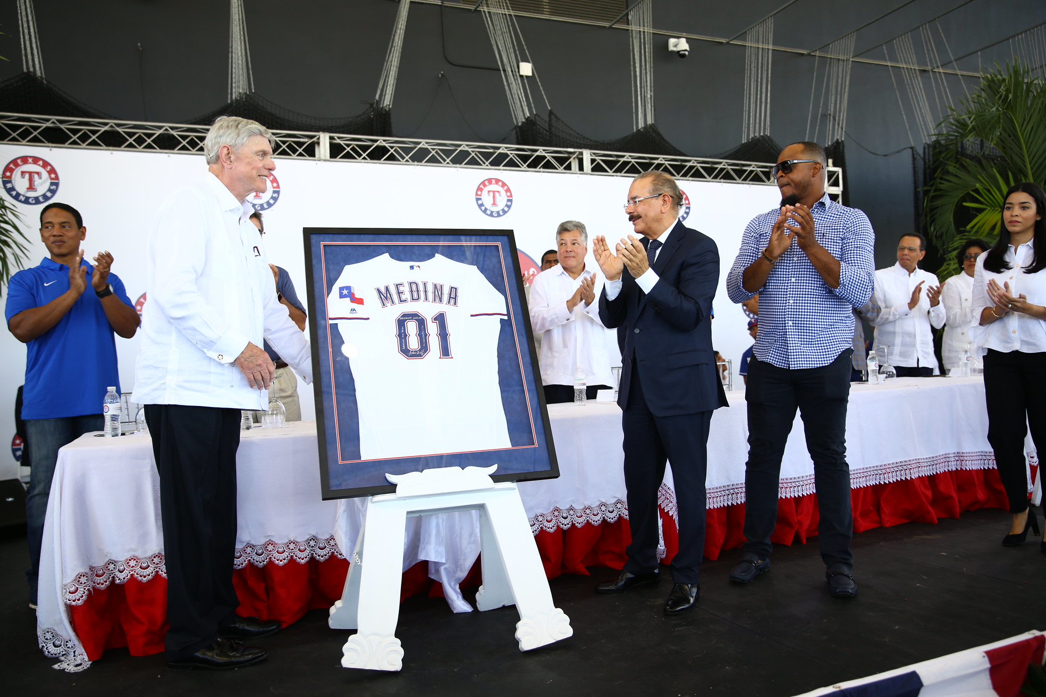 REPÚBLICA DOMINICANA: Presidente Danilo Medina asiste a inicio operaciones de academia de béisbol Rangers de Texas, en Boca Chica