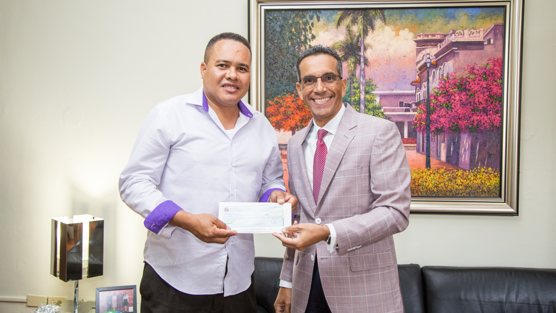 REPÚBLICA DOMINICANA: Resultado de Visita Sorpresa a Montecristi, Gobierno entrega recursos para terminar construcción Club Cultural Juan Pablo Duarte