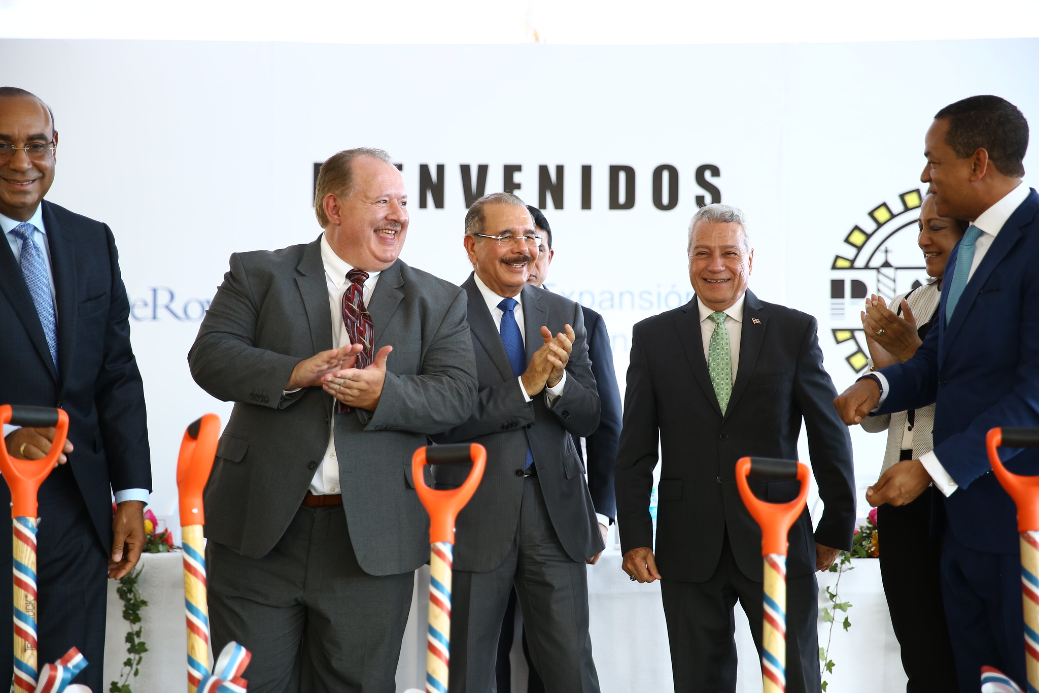 REPÚBLICA DOMINICANA: Danilo Medina asiste al anuncio de expansión empresa DeRoyal Intercontinental, cuya inversión superará los cinco millones de dólares