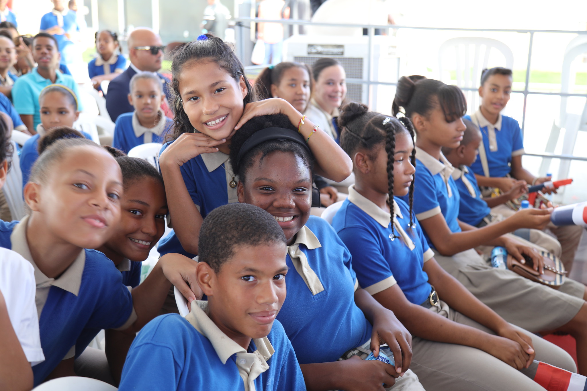 REPÚBLICA DOMINICANA: Santo Domingo Este: Danilo Medina entrega cuatro escuelas y politécnico a 4,620 estudiantes y estancia beneficiará a más de 7 mil familias