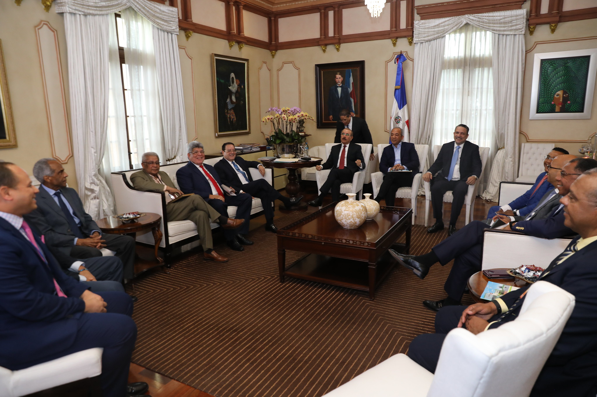 REPÚBLICA DOMINICANA: Danilo Medina se reúne con sector eléctrico; abordan mejoría sustancial en servicio a partir entrada Central Termoeléctrica Punta Catalina