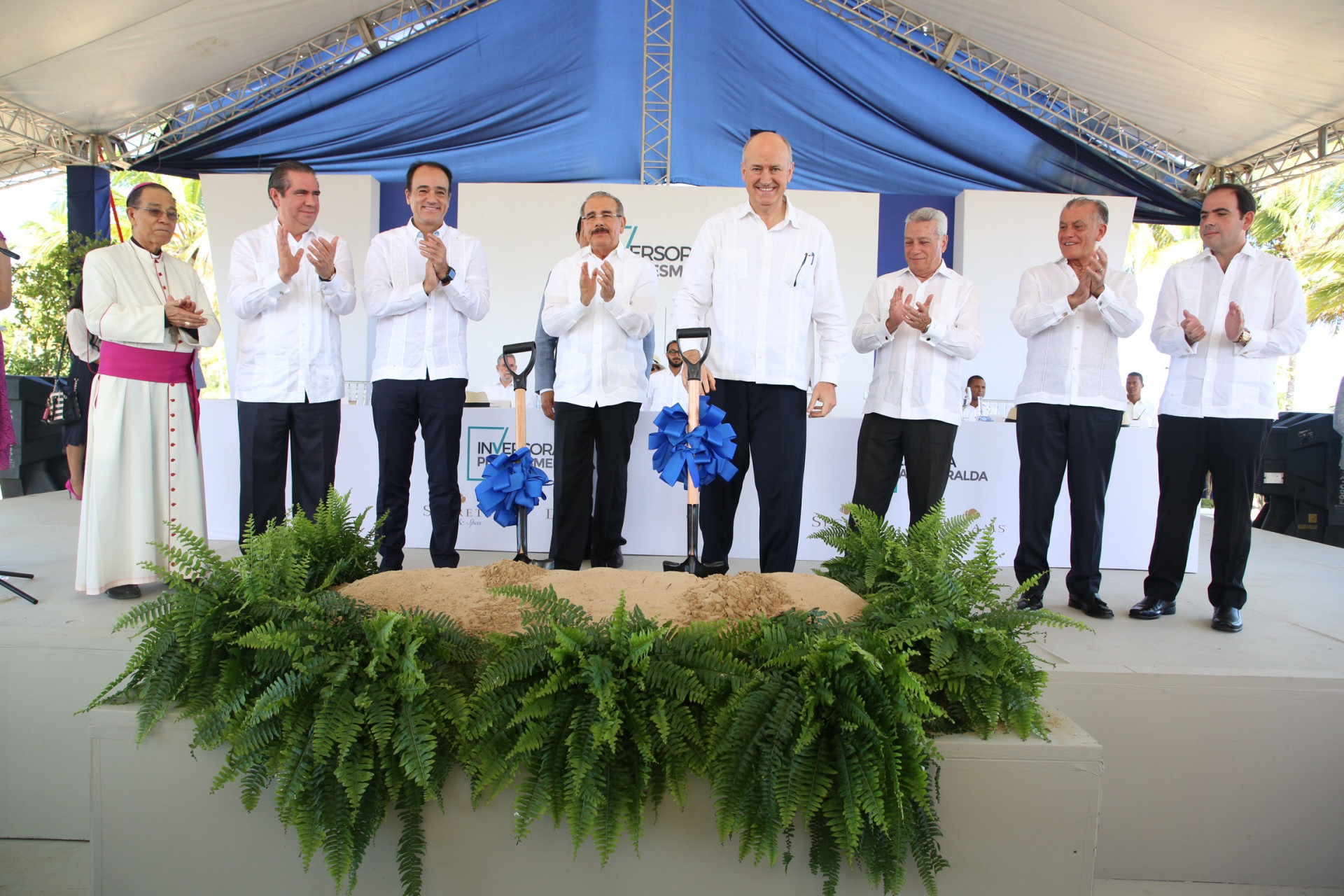 REPÚBLICA DOMINICANA: Playa Esmeralda, Miches: Danilo Medina asiste a inicio construcción dos hoteles de 1,500 habitaciones