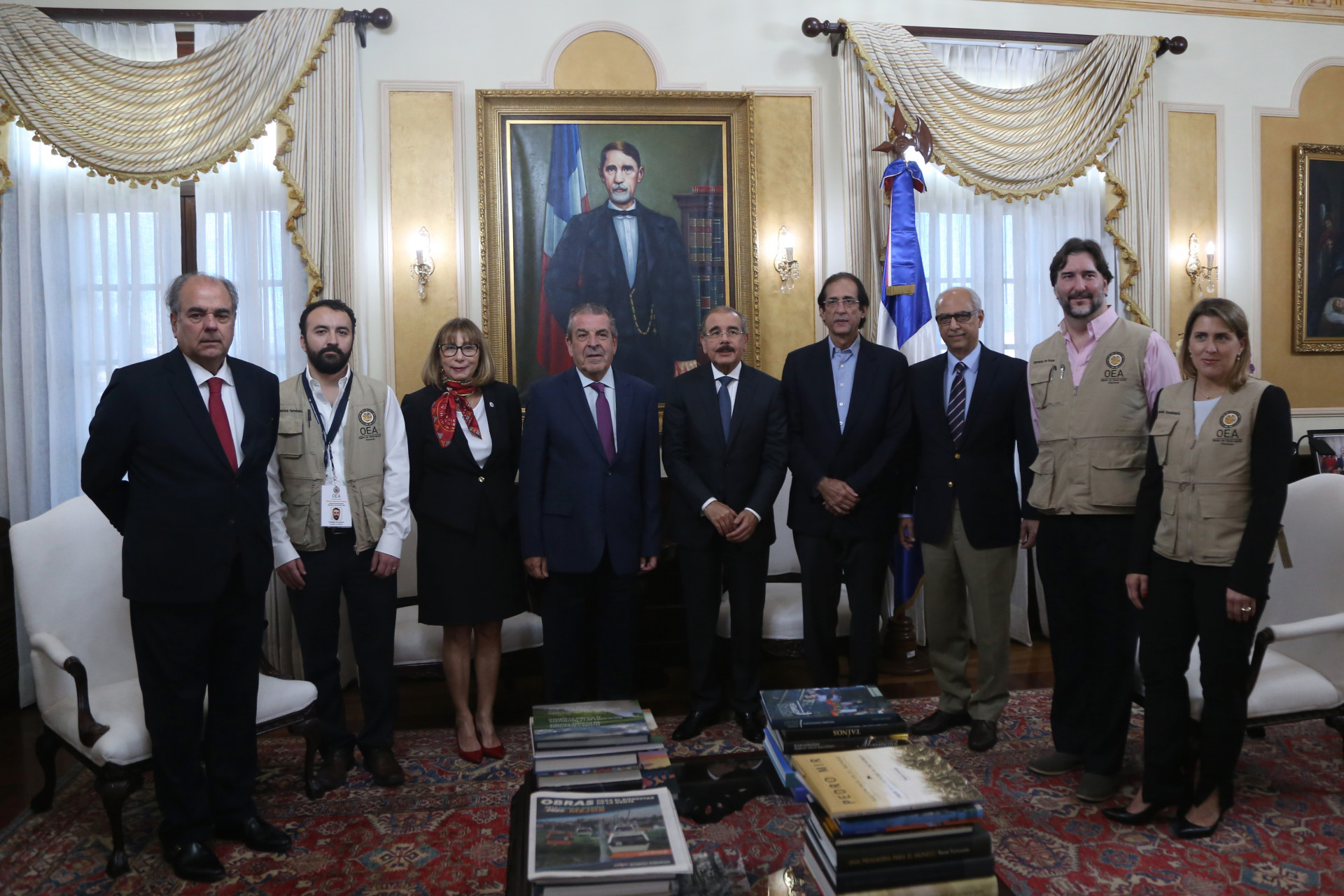 REPÚBLICA DOMINICANA: Presidente Danilo Medina recibe en Palacio Nacional a Misión de Observación Electoral OEA