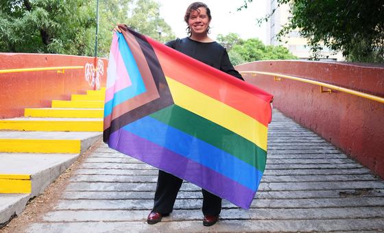 Ama con Orgullo y vive con Orgullo: Inspírate con 8 poderosas historias LGBTTTIQ+