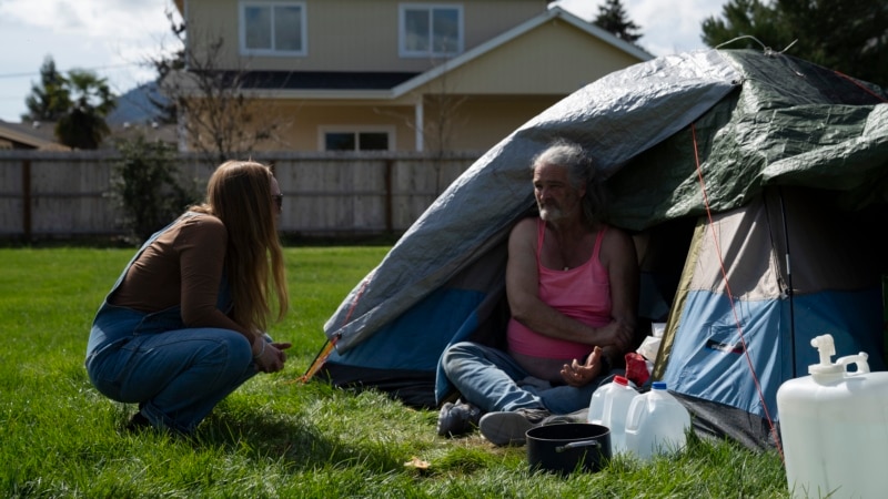 Corte Suprema EEUU autoriza que ciudades prohíban que personas sin hogar duerman al aire libre