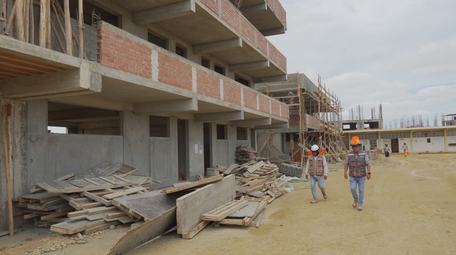 Más de 400 alumnos del Tecnológico de Paita tendrán ambientes modernos y equipados por voluntad política del gobernador Luis Neyra