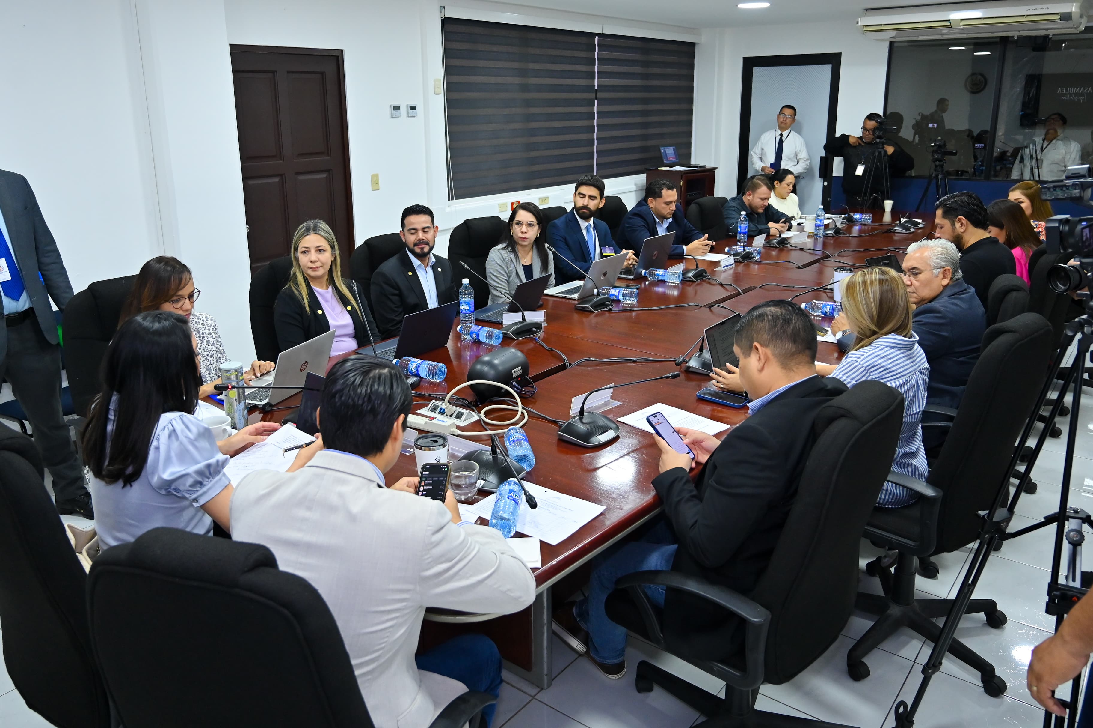 Buscan reformar ley para almacenar historial crediticio en la nube informática
