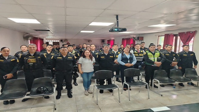Corte de San Martín capacita sobre liderazgo y y prevención de Violencia de Género en la Comisaría de Moyobamba