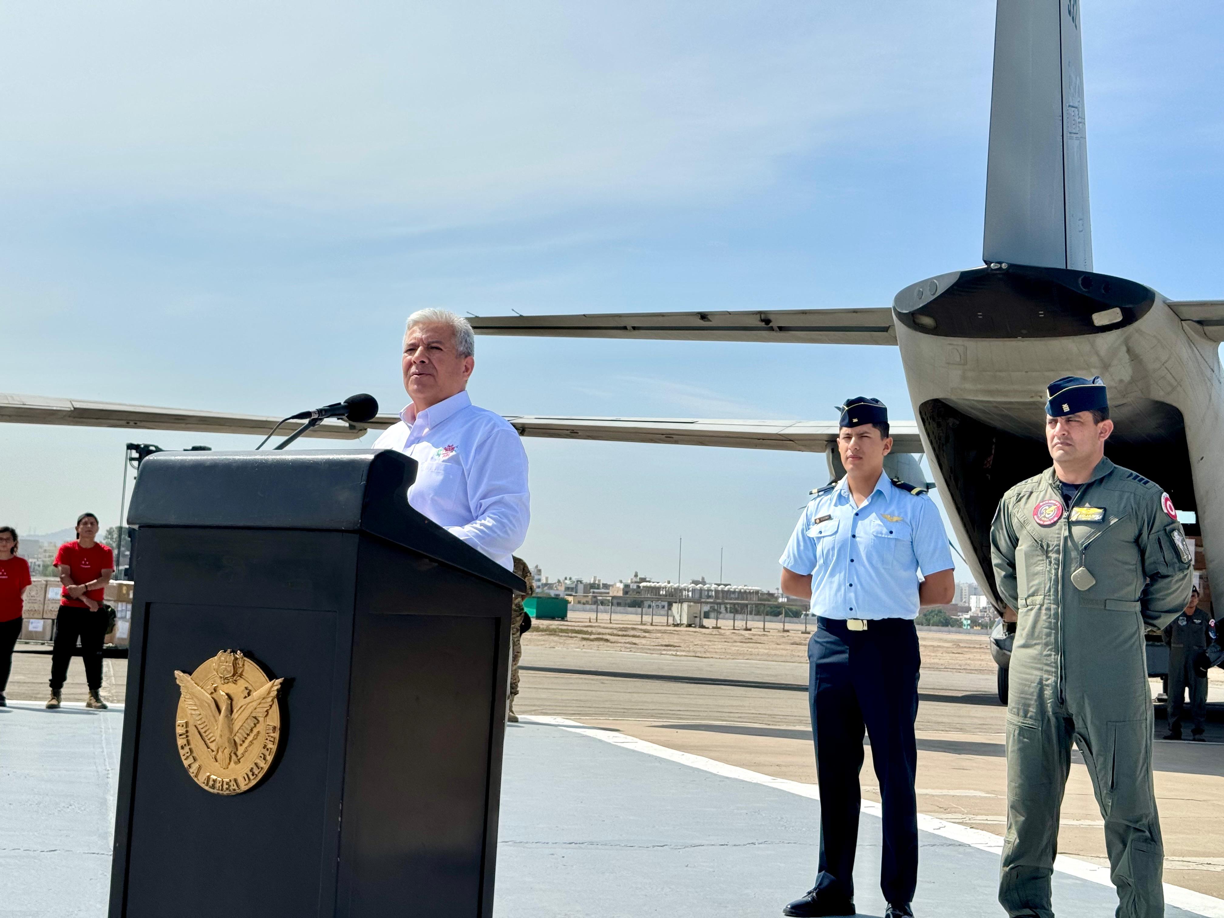 Ministro de Defensa inaugura programa "Alas de Esperanza XII-2025" para llevar ayuda a poblaciones vulnerables