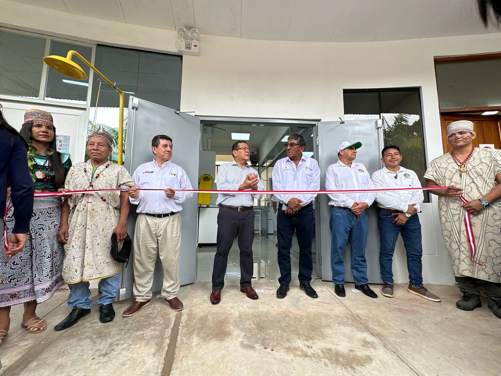 El IIAP inaugura moderno laboratorio ambiental y fortalece la restauración de suelos degradados por minería