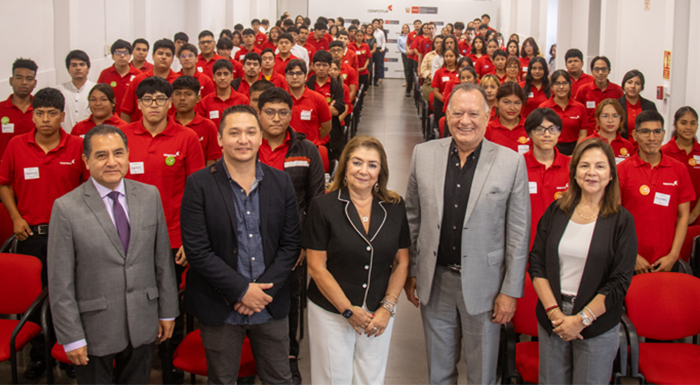 Más de 360 adultos y jóvenes inician sus estudios en turismo y gastronomía en Cenfotur