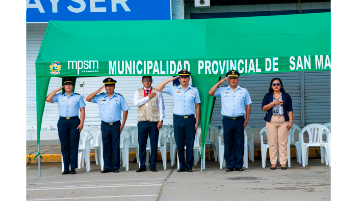 Izamiento del Pabellón Nacional.