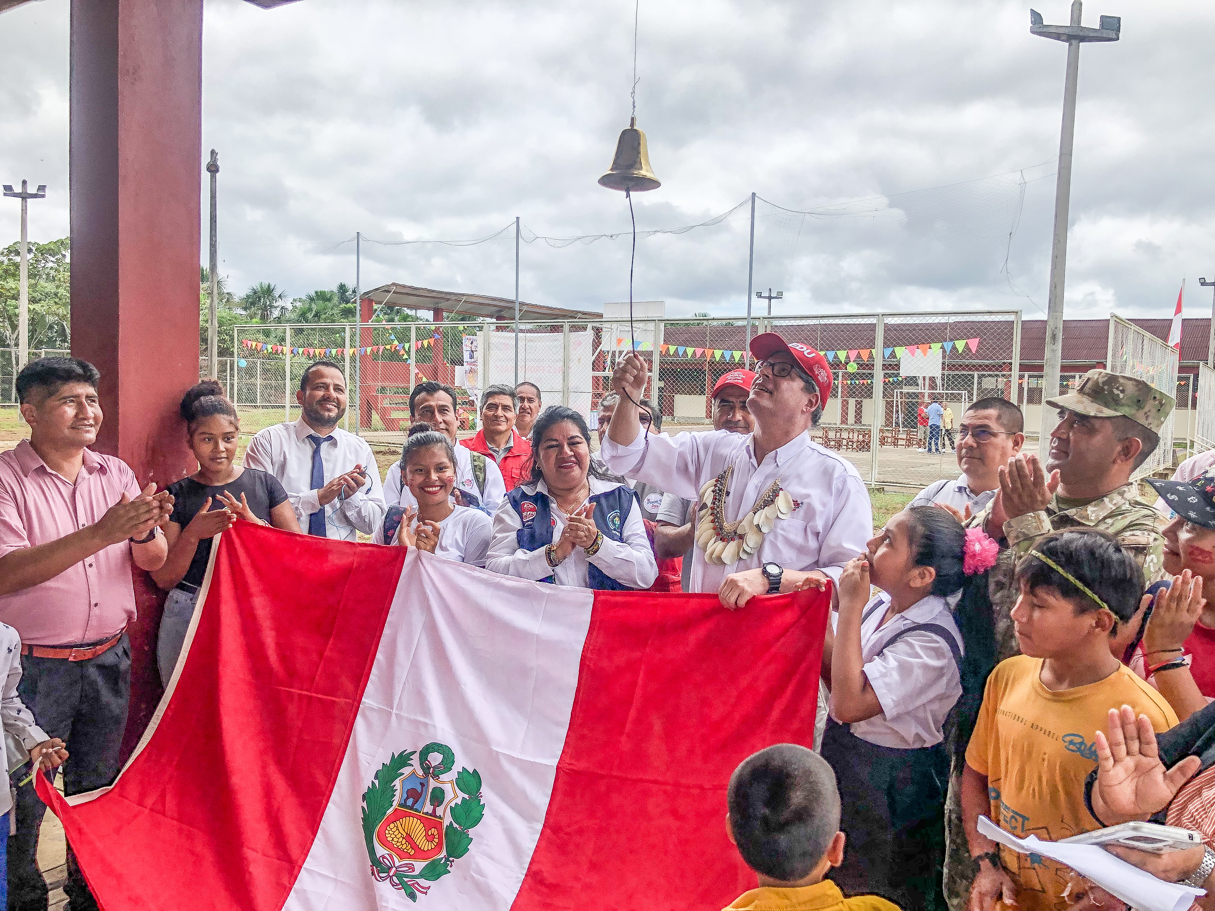 Buen inicio del año escolar en Loreto: escolares de Güeppí acceden a Internet y mejoras en su colegio Buen inicio del año escolar en Loreto: escolares de Güeppí acceden a Internet y mejoras en su colegio
