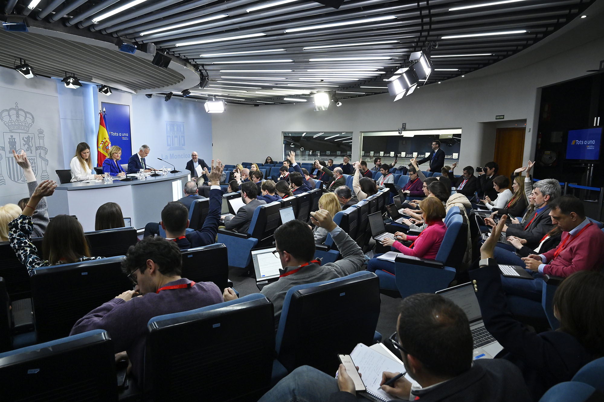 El Gobierno establece un modelo solidario, objetivo y ágil para la acogida de los menores migrantes no acompañados El Gobierno establece un modelo solidario, objetivo y ágil para la acogida de los menores migrantes no acompañados