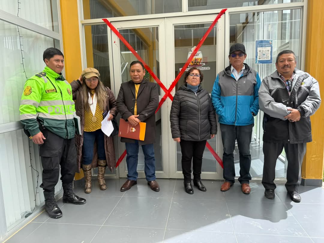 PERÚ: Presidente de la UNAT supervisa acta de internamiento del segundo Examen Sumativo con presencia fiscal y policíal PERÚ: Presidente de la UNAT supervisa acta de internamiento del segundo Examen Sumativo con presencia fiscal y policíal