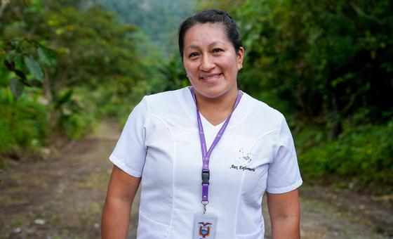 De madre adolescente a indígena empoderada: Verónica Tiwi trabaja para que las jóvenes tengan oportunidades
