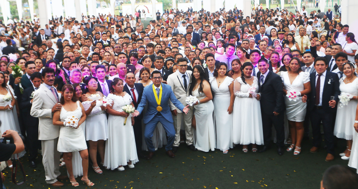 Para el amor no hay edad: Pareja de 80 años y otra de 20 unieron sus vidas en Matrimonio Civil Comunitario de SMP Para el amor no hay edad: Pareja de 80 años y otra de 20 unieron sus vidas en Matrimonio Civil Comunitario de SMP