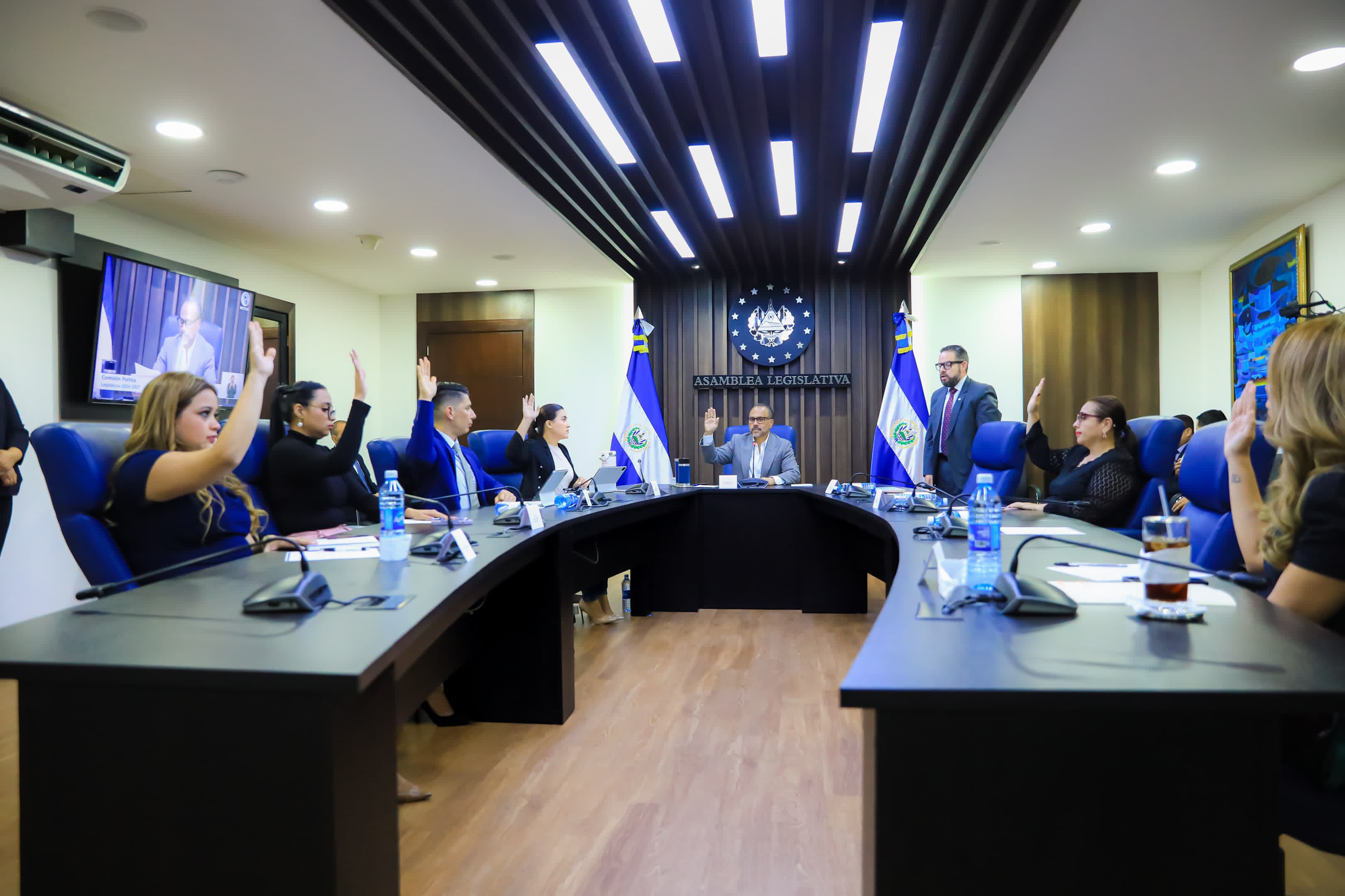 Comisión Política analizará perfiles de aspirantes a titular de la PGR Comisión Política analizará perfiles de aspirantes a titular de la PGR