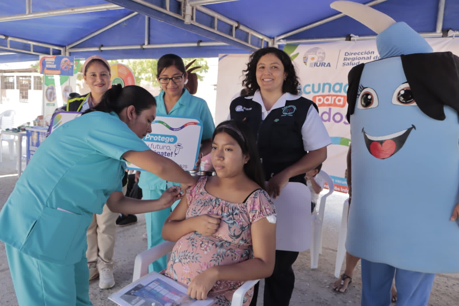 DIRESA vacuna a más de 38 mil piuranos: Cifra ubica a Piura entre las regiones más eficientes en inmunización a nivel nacional DIRESA vacuna a más de 38 mil piuranos: Cifra ubica a Piura entre las regiones más eficientes en inmunización a nivel nacional