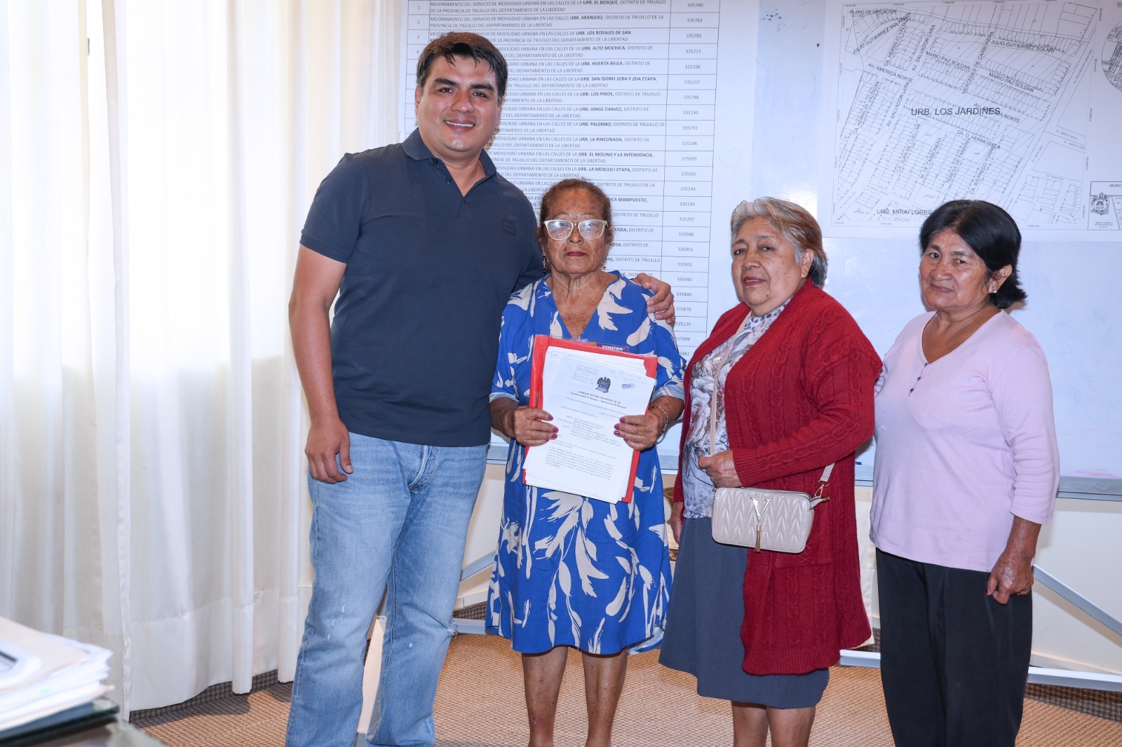 Quieren asfaltar El Bosque, pero redes de saneamiento son muy viejas Quieren asfaltar El Bosque, pero redes de saneamiento son muy viejas