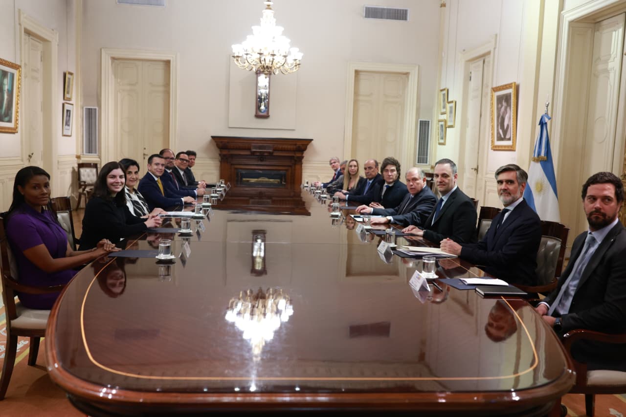 Los Presidentes Daniel Noboa y Javier Milei Coinciden en Combatir la Inseguridad y la Corrupción Durante Reunión Bilateral