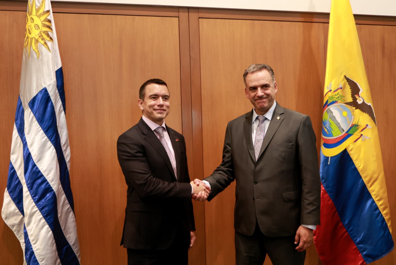 En Montevideo, los Presidentes de Ecuador y Uruguay Fortalecen Cooperación en Materia de Seguridad
