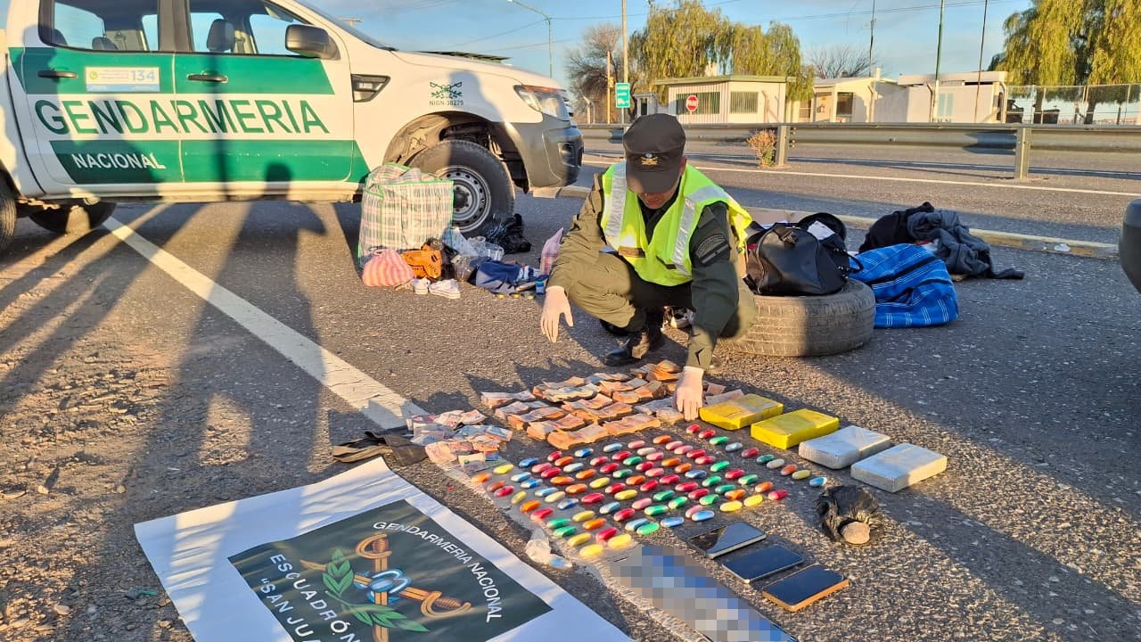 San Juan: Llevaban Desde Salta una Rueda de Auxilio Rellena con Paquetes y 91 Cápsulas de Cocaína