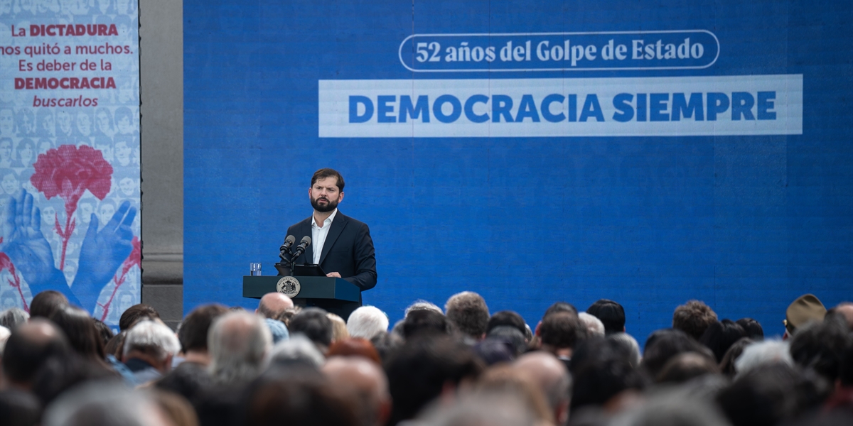 Boric, en conmemoración del 11 de septiembre, llama a estar alerta y a activarse frente a discursos que relativicen el valor absoluto del Nunca Más