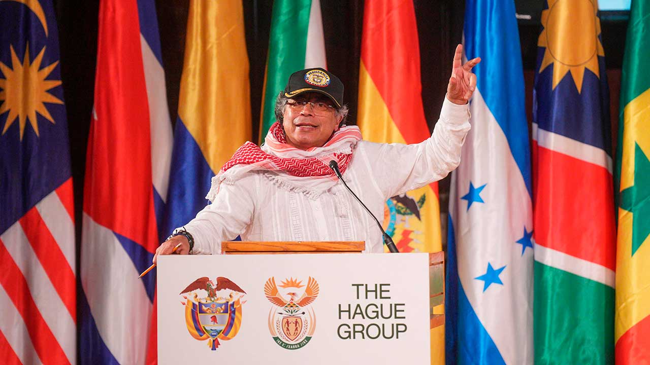 Presidente Petro informó contactos con China para estudiar la creación de un ejército de paz destinado a detener el genocidio