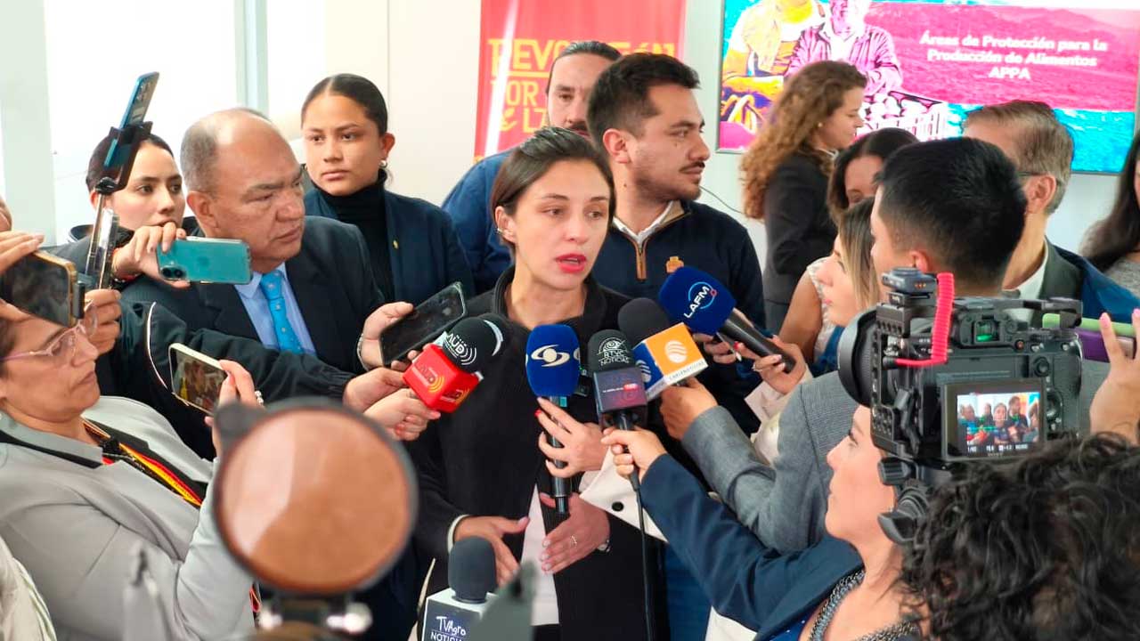Ministra de Agricultura sostiene que áreas de protección para la producción de alimentos son atacadas con fines políticos y electorales