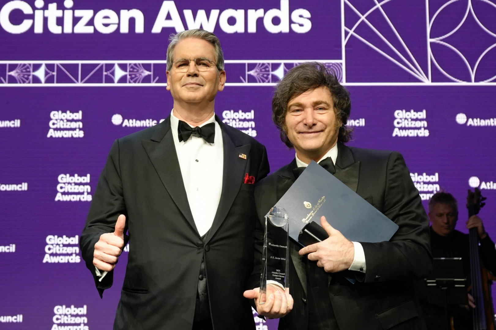Milei recibió el premio Ciudadano Global 2025 del Atlantic Council
