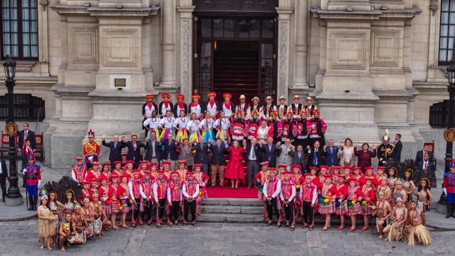 Palacio de Gobierno albergó ceremonia de relevo de la Guardia de Honor con elementos de tradiciones y cultura peruana