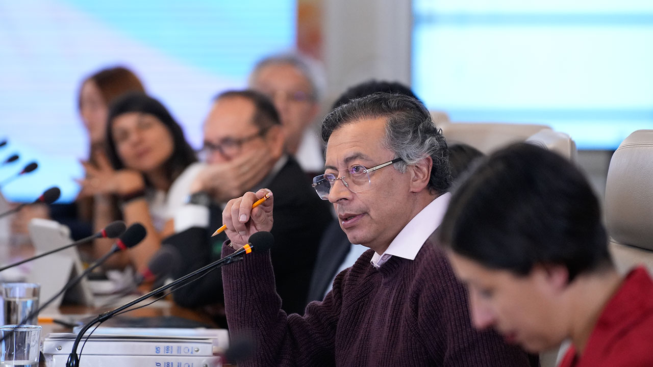 Petro reitera que la lucha en Colombia es contra narcotraficantes, no contra la droga