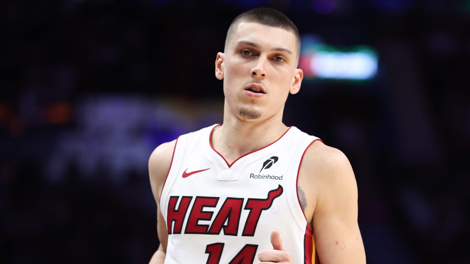 Tyler Herro de los Heat necesitará cirugía en el pie y perderá el inicio del campamento de entrenamiento.