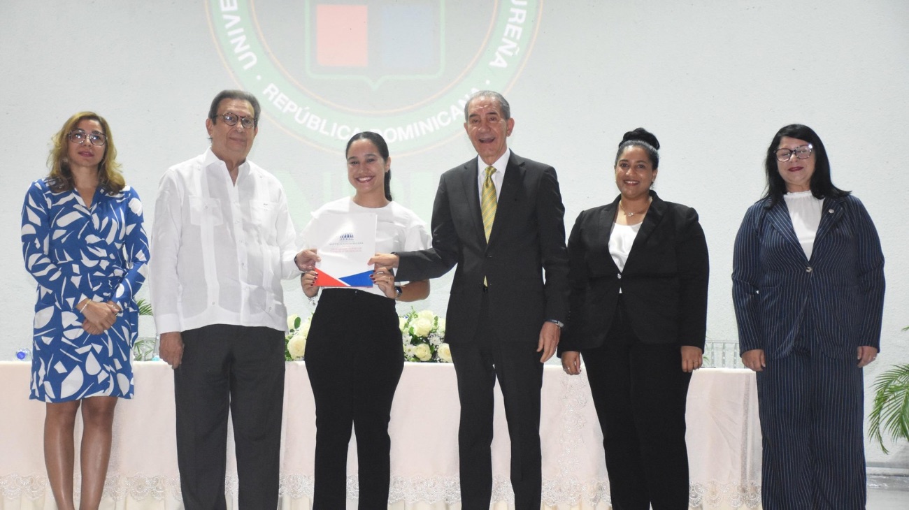 Gobierno concede 208 becas nacionales a estudiantes de la Universidad Nacional Pedro Henríquez Ureña