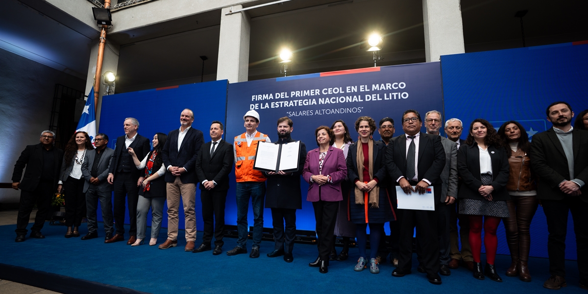 Boric preside firma del primer Contrato Especial de Operación de Litio entre Enami y el proyecto Salares Altoandinos