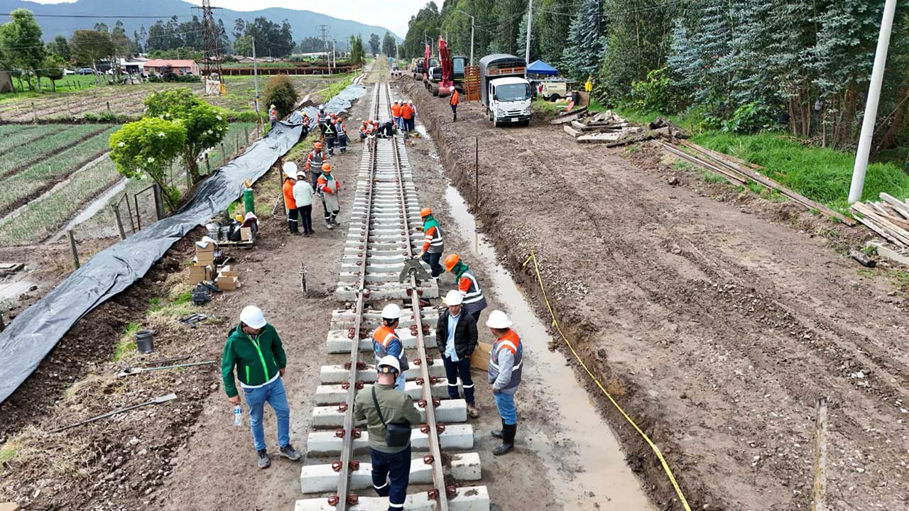 Avance en recuperación de infraestructura férrea: 14 km de rieles nuevos en el corredor Bogotá-Belencito