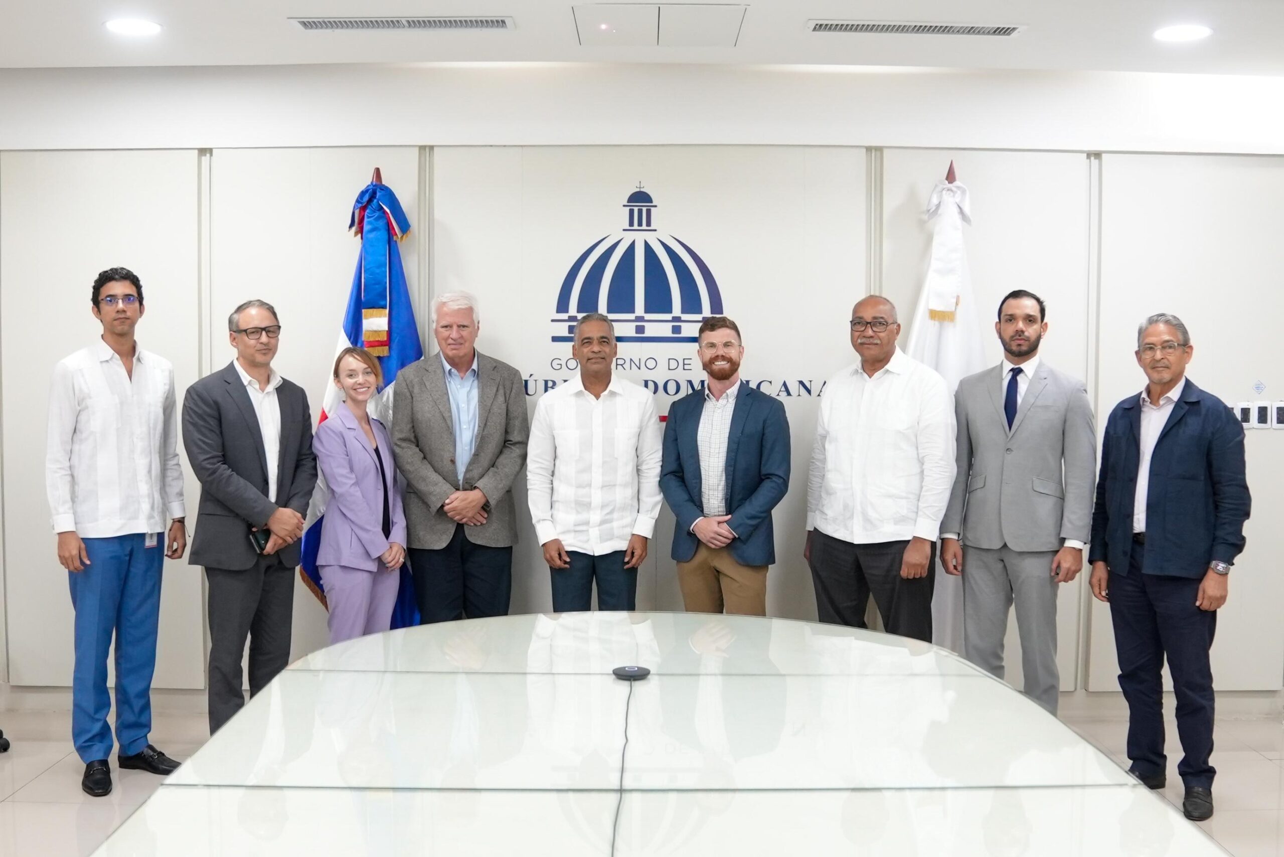 Delegación de Estados Unidos observa avances del país en el desarrollo de tierras raras