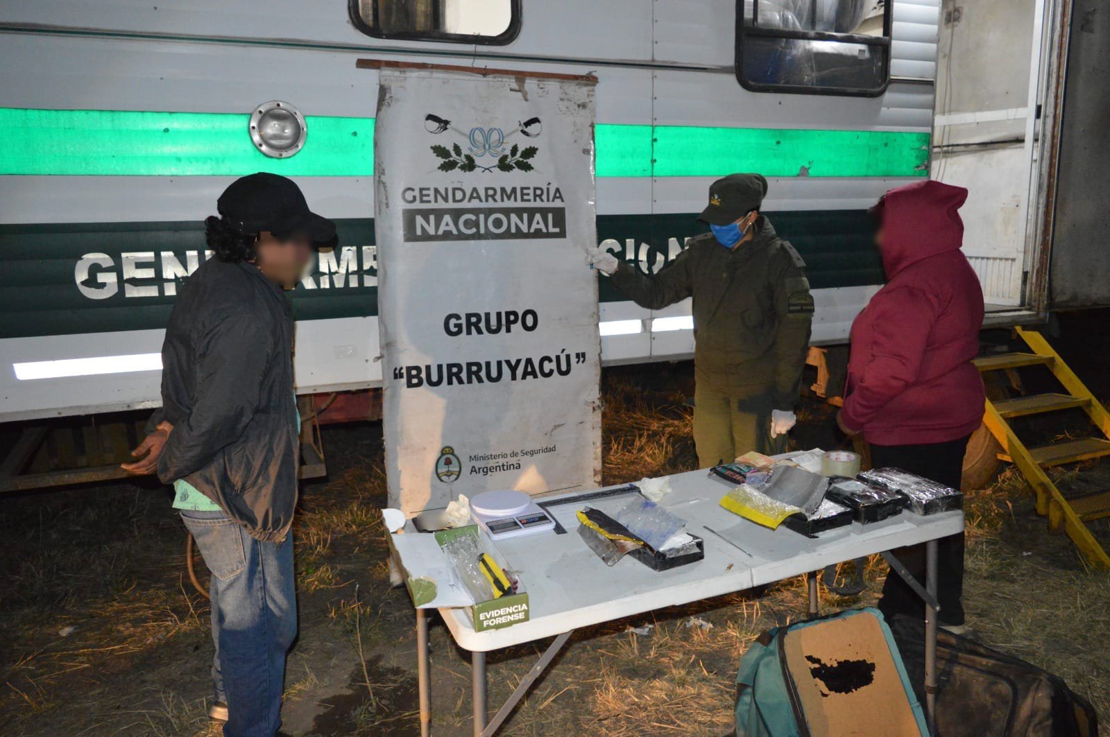 Tucumán: Detectan 4 kilos de cocaína ocultos en compartimentos del equipaje de una pasajera
